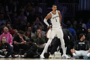 文班：MVP竞争会有争议 我的目标是确保赛季结束时不再有任何争议