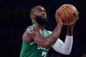 MVP？杰伦·布朗过去5场场均32.6分6.8板5.8助 命中率46.2%