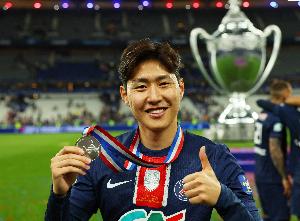 韩国一哥！25岁李刚仁身价涨至2800万，独享韩国身价第一球员宝座