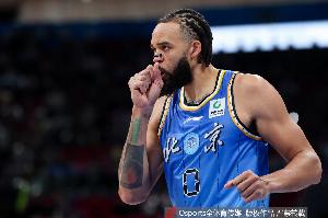 媒体人：浙江碾压北京 约翰逊打爆内线 两队篮板抢断天差地别！