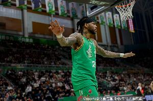填满数据量！莫兰德3中2拿6分7板4助1断2帽 正负值+15
