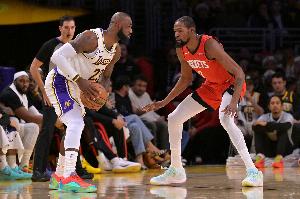 勒邦·占士遇上雷霸龙！NBA译名迷宫：同一球星 三种叫法~