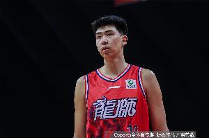 也不常见！吉林与广州半场合计20人出战无人得分上双